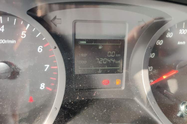 Used Wuling Hongguang PLUS 2019 1.5T Manual Standard Edition 5 Seats Odometer Close Up