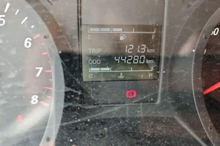 Used Wuling Hongguang PLUS 2019 1.5T Manual Standard Version 7 Seats Odometer Close Up