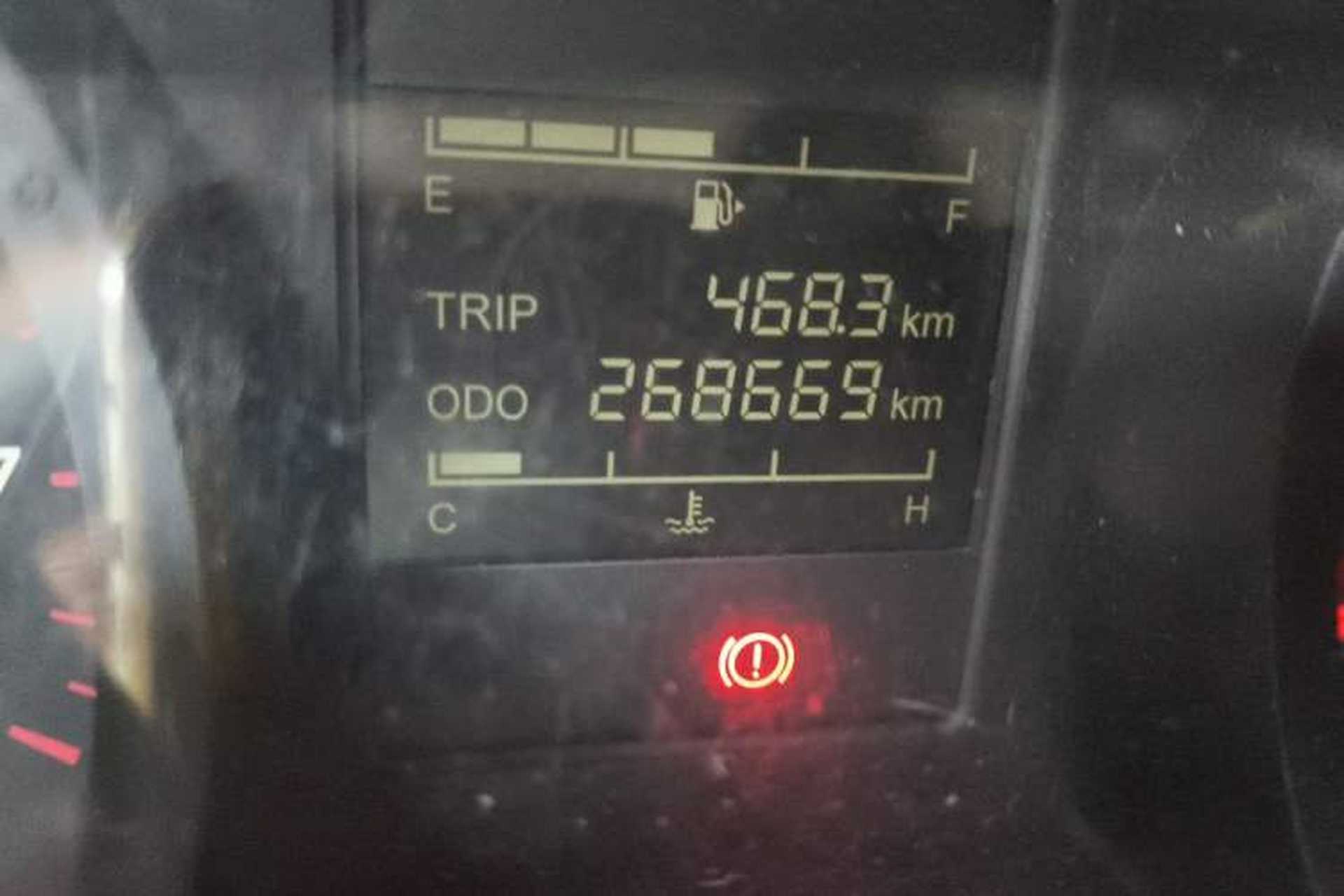 Used Wuling Hongguang PLUS 2019 1.5T Manual Standard Version 8 Seats Odometer Close Up