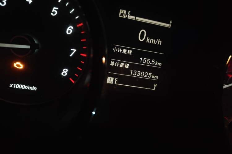 Used Wuling Hongguang PLUS 2019 1.5T Manual Comfort Version 7 Seats Odometer Close Up