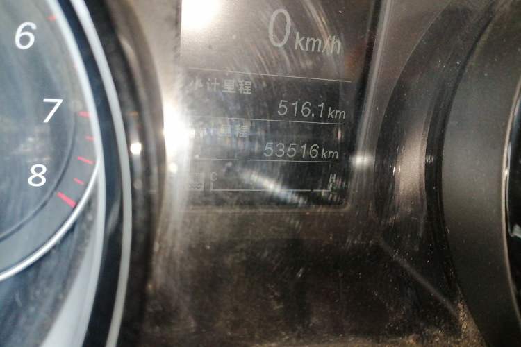 Used Wuling Hongguang PLUS 2019 1.5T Manual Comfort Version 7 Seats Odometer Close Up