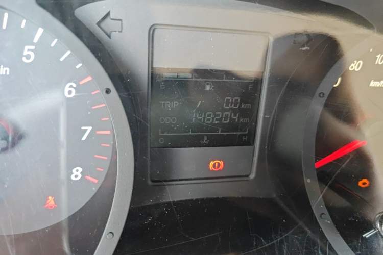 Used Wuling Hongguang PLUS 2019 1.5T Manual Standard Edition 5 Seats Odometer Close Up
