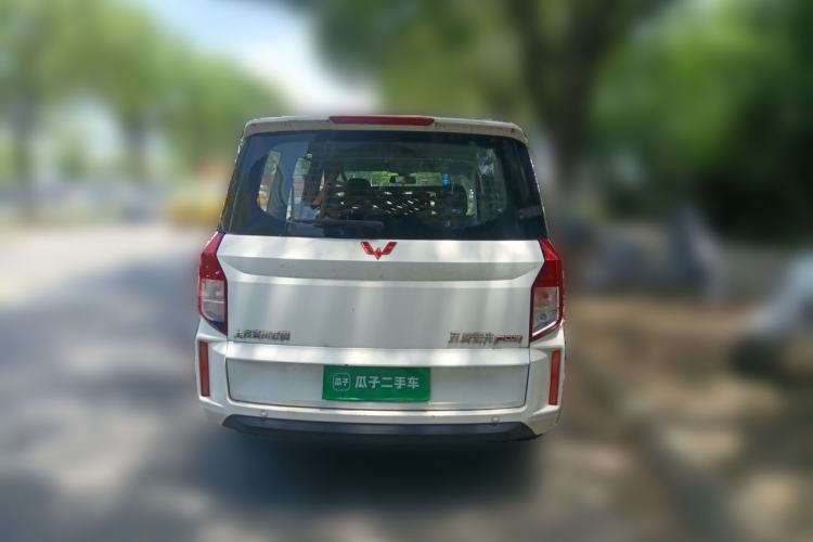 Used Wuling Hongguang PLUS 2019 1.5T Manual Luxury 7-Seater Rear