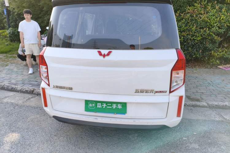 Used Wuling Hongguang PLUS 2019 1.5T Manual Standard Version 7 Seats Rear