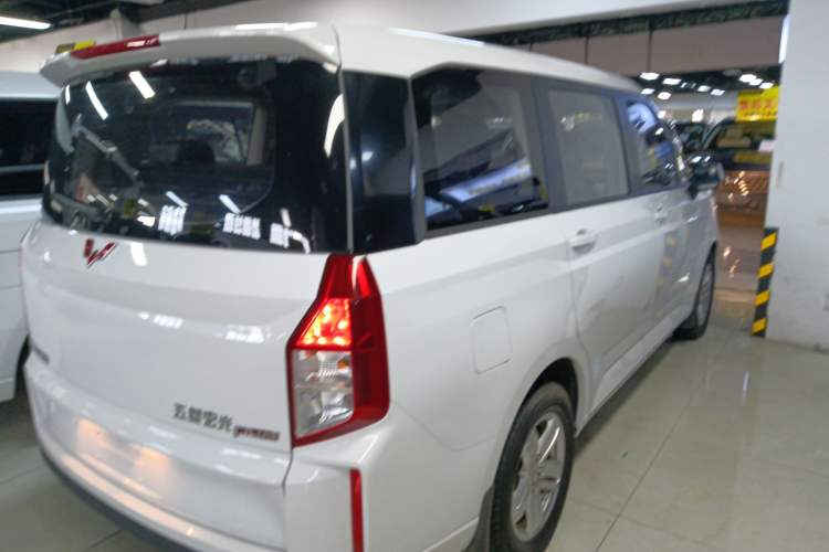 Used Wuling Hongguang PLUS 2019 1.5T Manual Luxury 7-Seater Rear Right 45 Deg