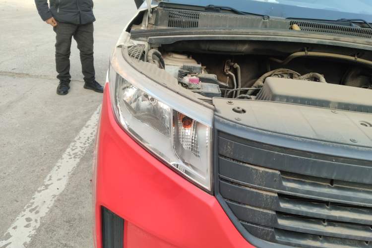 Used Wuling Hongguang PLUS 2019 1.5T Manual Standard Edition 5 Seats Right Front Headlight