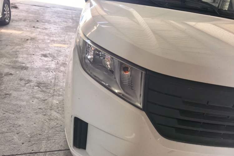 Used Wuling Hongguang PLUS 2019 1.5T Manual Standard Edition 5 Seats Right Front Headlight