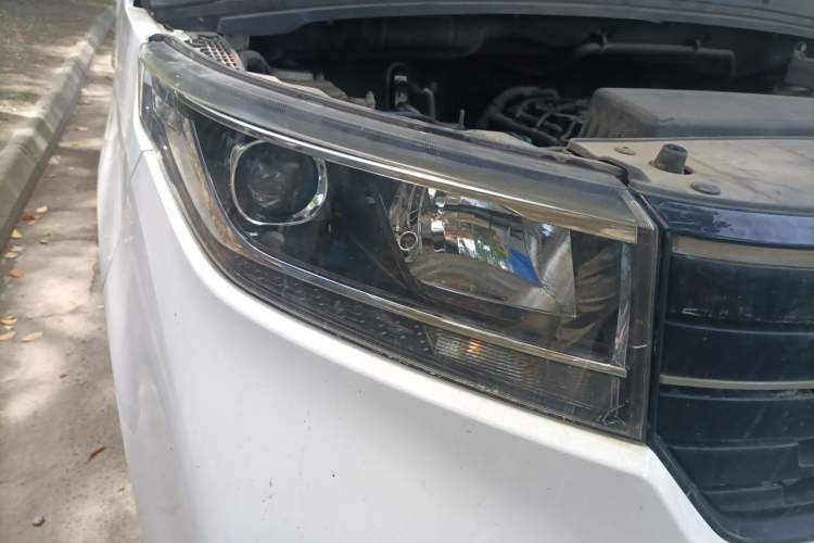 Used Wuling Hongguang PLUS 2019 1.5T Manual Luxury 7-Seater Right Front Headlight