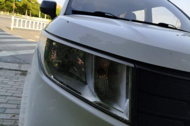 Used Wuling Hongguang PLUS 2019 1.5T Manual Standard Version 7 Seats Right Front Headlight