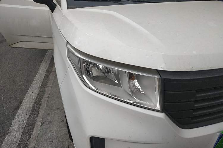 Used Wuling Hongguang PLUS 2019 1.5T Manual Standard Edition 5 Seats Right Front Headlight