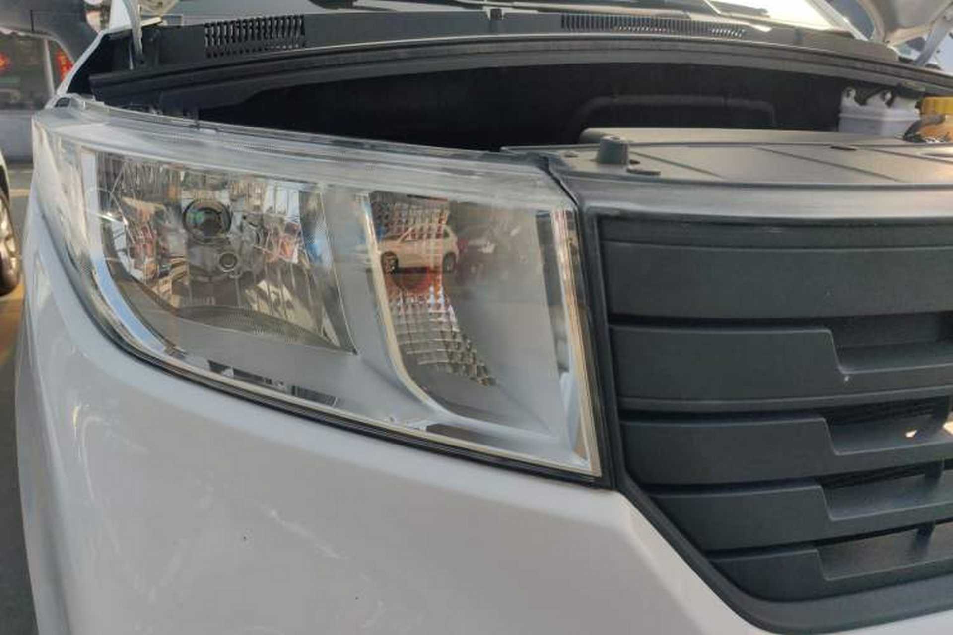 Used Wuling Hongguang PLUS 2019 1.5T Manual Standard Edition 5 Seats Right Front Headlight