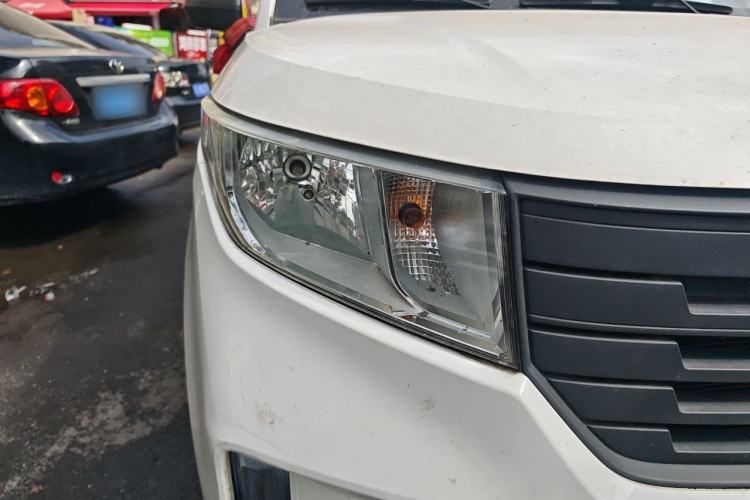 Used Wuling Hongguang PLUS 2019 1.5T Manual Standard Version 7 Seats Right Front Headlight