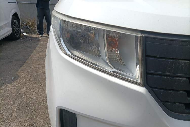 Used Wuling Hongguang PLUS 2019 1.5T Manual Wealthy Version 2 Seats Right Front Headlight