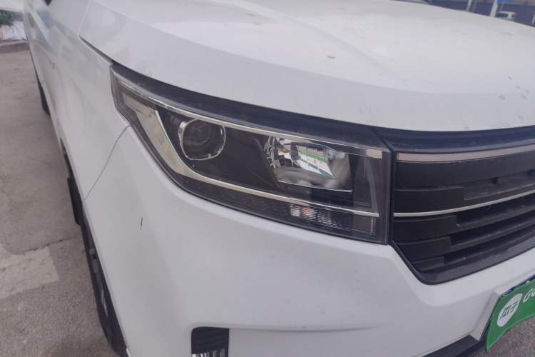 Used Wuling Hongguang PLUS 2019 1.5T Manual Luxury 7-Seater Right Front Headlight