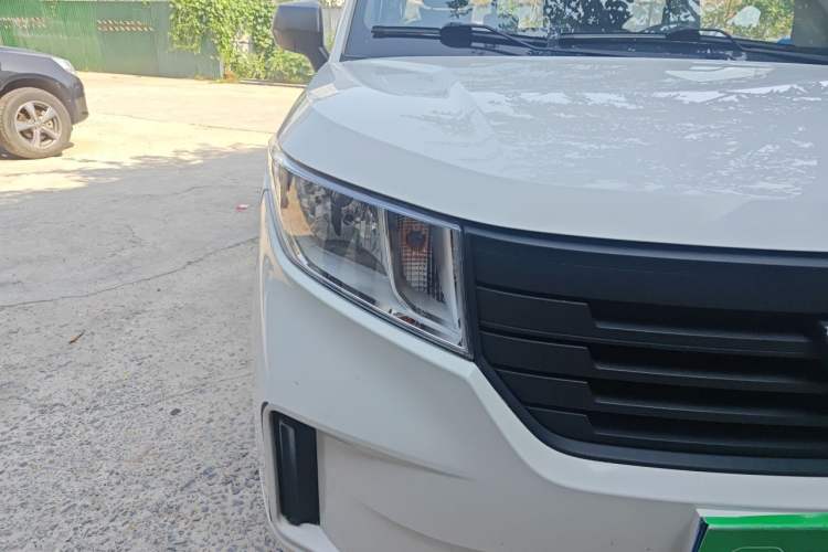 Used Wuling Hongguang PLUS 2019 1.5T Manual Standard Edition 5 Seats Right Front Headlight