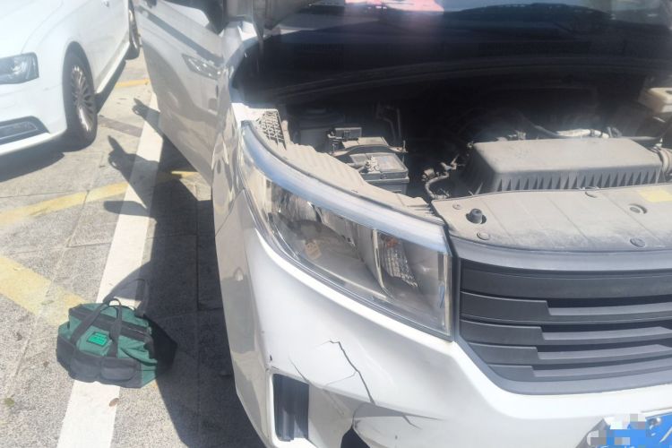 Used Wuling Hongguang PLUS 2019 1.5T Manual Standard Edition 5 Seats Right Front Headlight