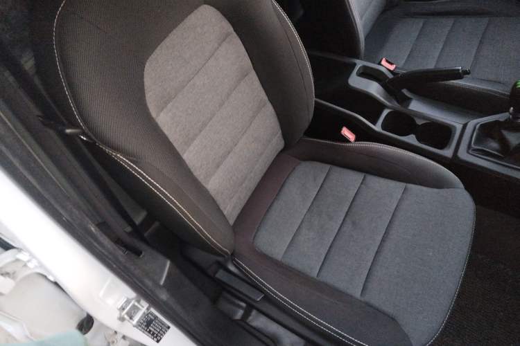 Used Wuling Hongguang PLUS 2019 1.5T Manual Wealthy Version 2 Seats Right Front Seat