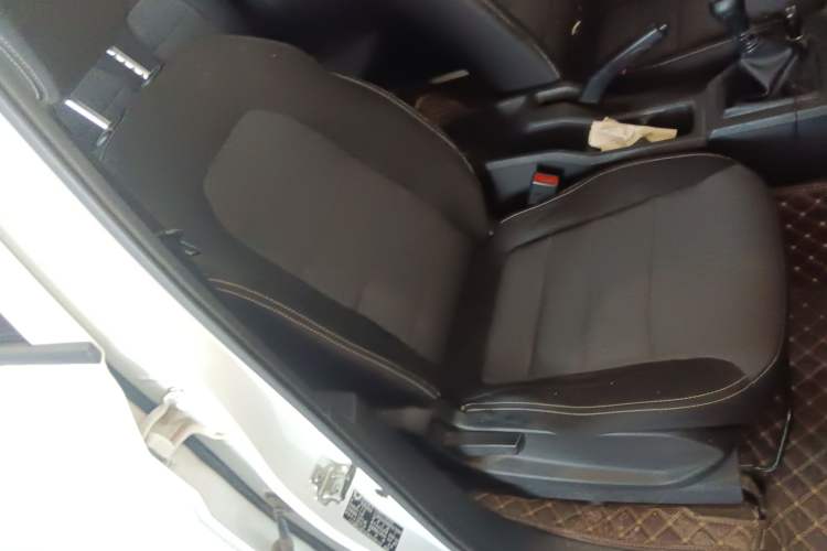 Used Wuling Hongguang PLUS 2019 1.5T Manual Standard Version 7 Seats Right Front Seat