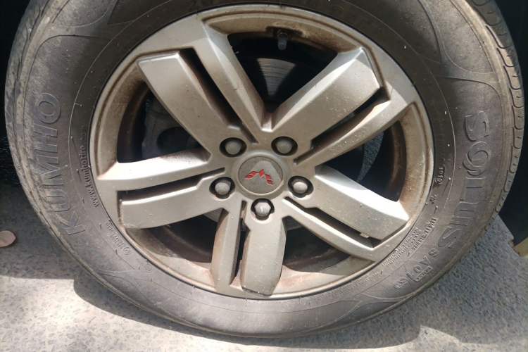 Used Wuling Hongguang PLUS 2019 1.5T Manual Luxury 7-Seater Right Front Wheel Hub