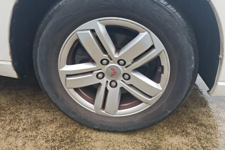 Used Wuling Hongguang PLUS 2019 1.5T Manual Luxury 7-Seater Right Front Wheel Hub