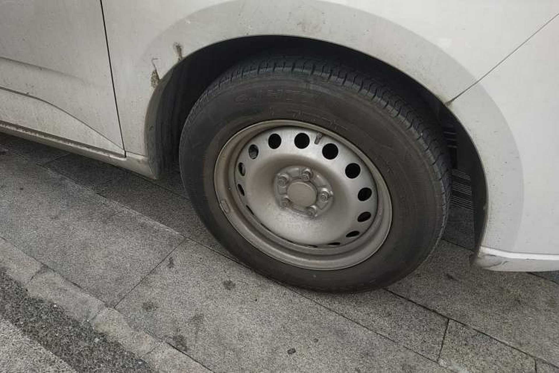 Used Wuling Hongguang PLUS 2019 1.5T Manual Standard Edition 5 Seats Right Front Wheel Hub