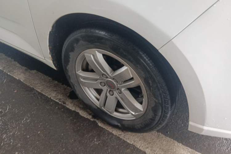Used Wuling Hongguang PLUS 2019 1.5T Manual Luxury 7-Seater Right Front Wheel Hub