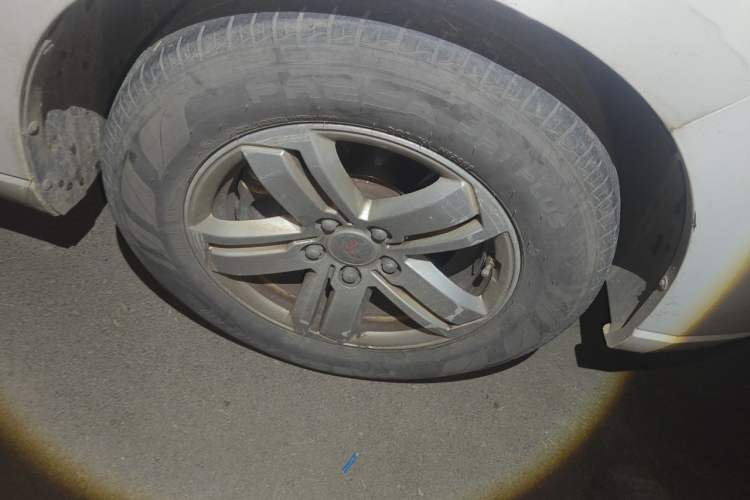 Used Wuling Hongguang PLUS 2019 1.5T Manual Comfort Version 7 Seats Right Front Wheel Hub