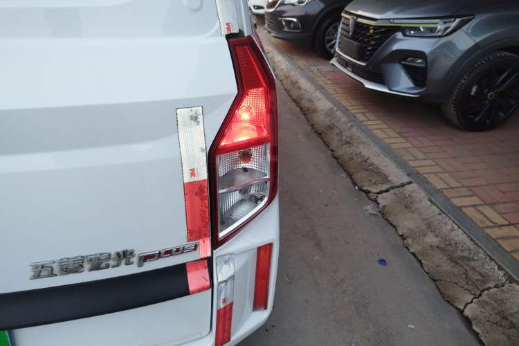 Used Wuling Hongguang PLUS 2019 1.5T Manual Wealthy Version 2 Seats Right Rear Taillight