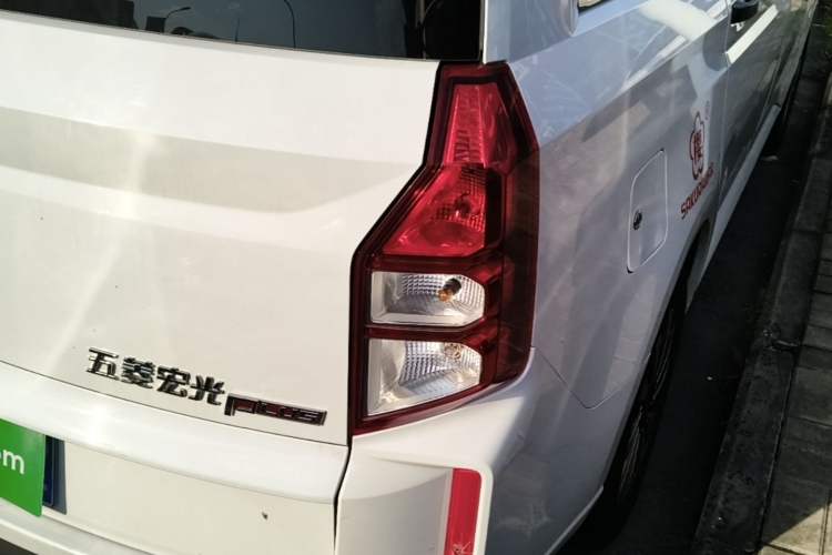 Used Wuling Hongguang PLUS 2019 1.5T Manual Standard Edition 5 Seats Right Rear Taillight