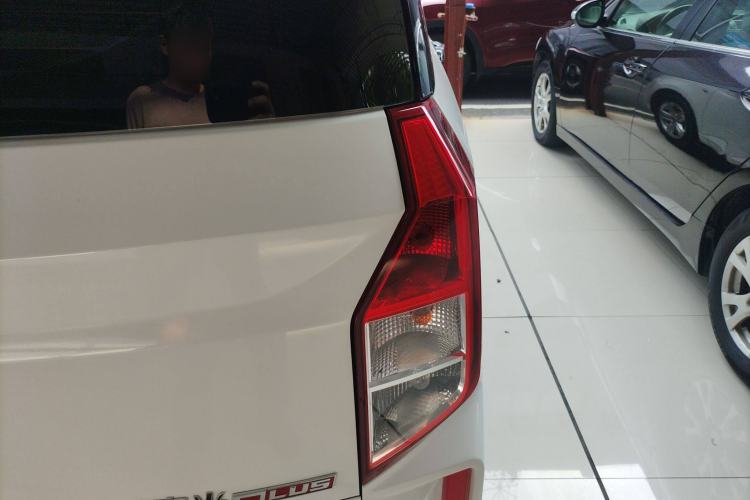 Used Wuling Hongguang PLUS 2019 1.5T Manual Luxury 7-Seater Right Rear Taillight