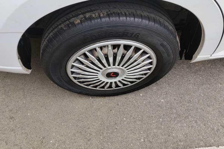 Used Wuling Hongguang PLUS 2019 1.5T Manual Standard Edition 5 Seats Right Rear Wheel Hub