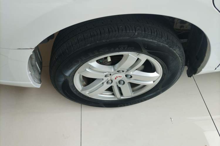 Used Wuling Hongguang PLUS 2019 1.5T Manual Luxury 7-Seater Right Rear Wheel Hub