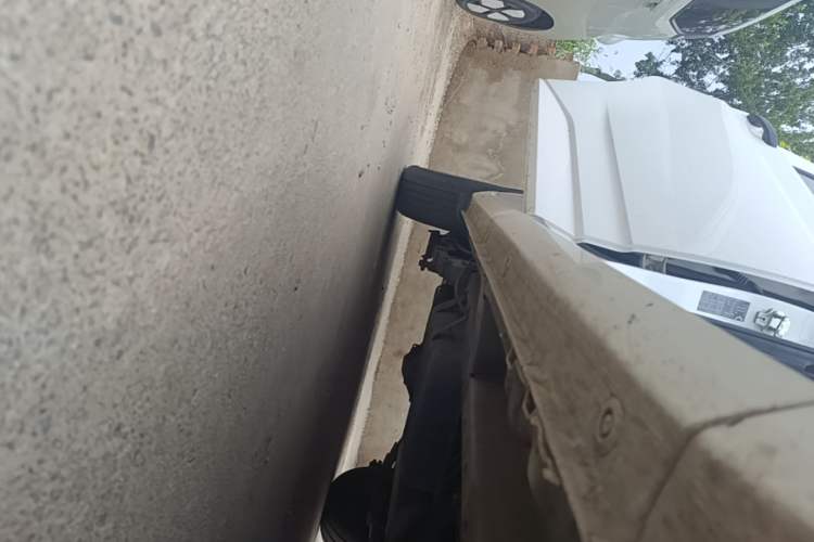Used Wuling Hongguang PLUS 2019 1.5T Manual Standard Edition 5 Seats Right Side Sill
