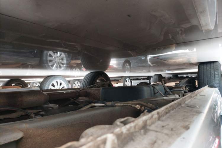 Used Wuling Hongguang PLUS 2019 1.5T Manual Luxury 7-Seater Right Side Sill