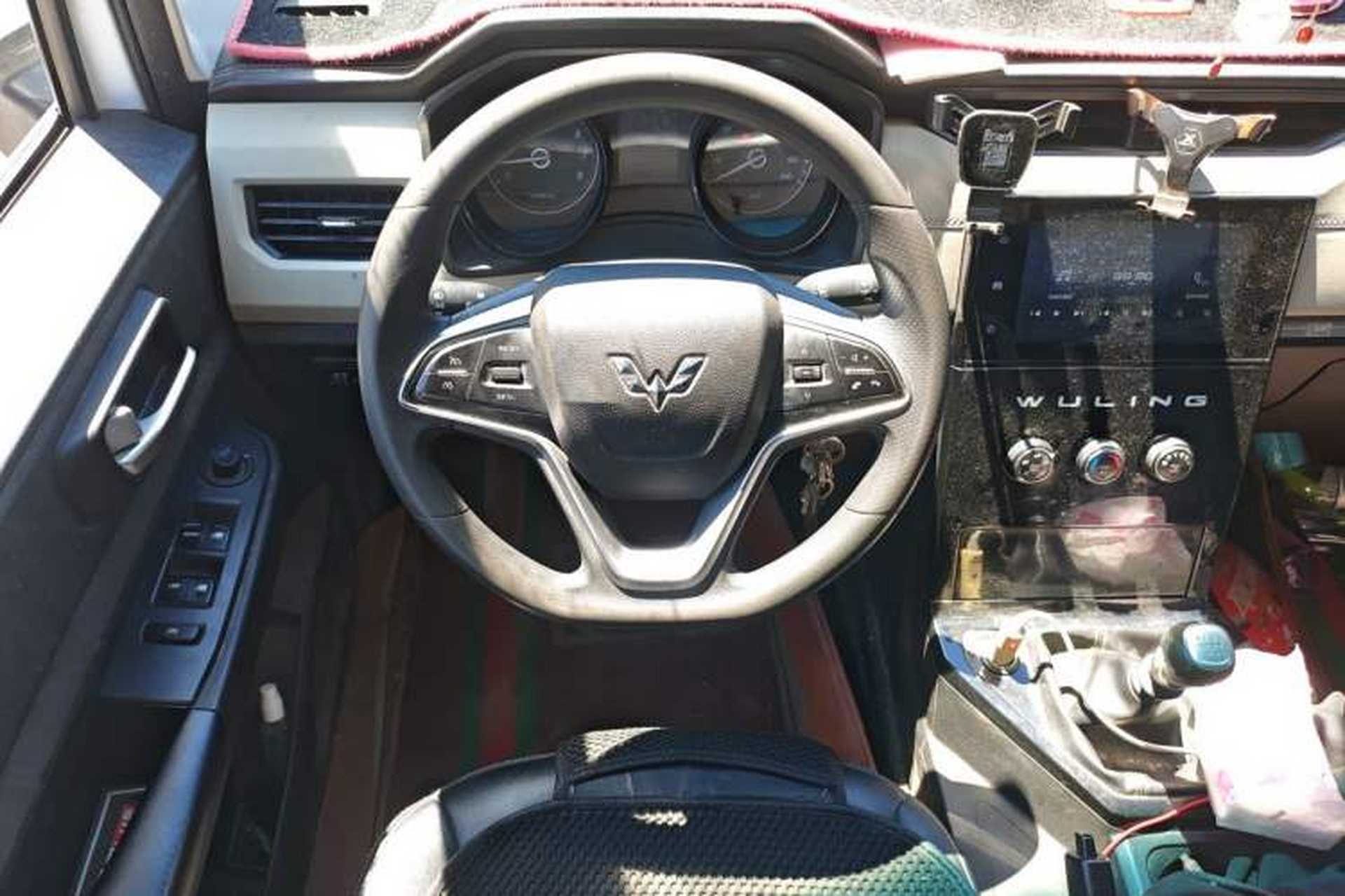 Used Wuling Hongguang PLUS 2019 1.5T Manual Luxury 7-Seater Steering Wheel
