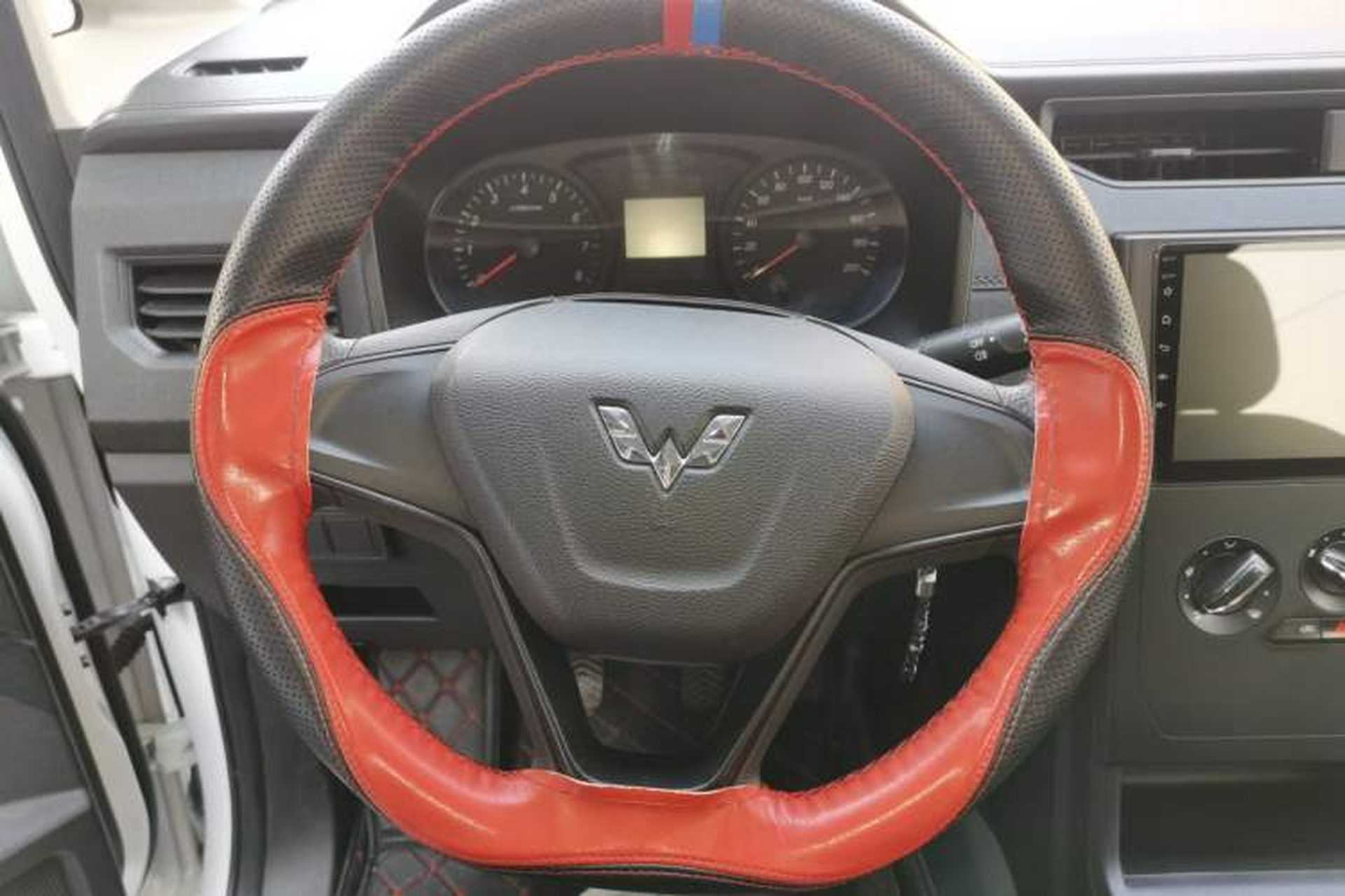 Used Wuling Hongguang PLUS 2019 1.5T Manual Standard Version 7 Seats Steering Wheel