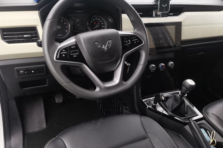 Used Wuling Hongguang PLUS 2019 1.5T Manual Luxury 7-Seater Steering Wheel