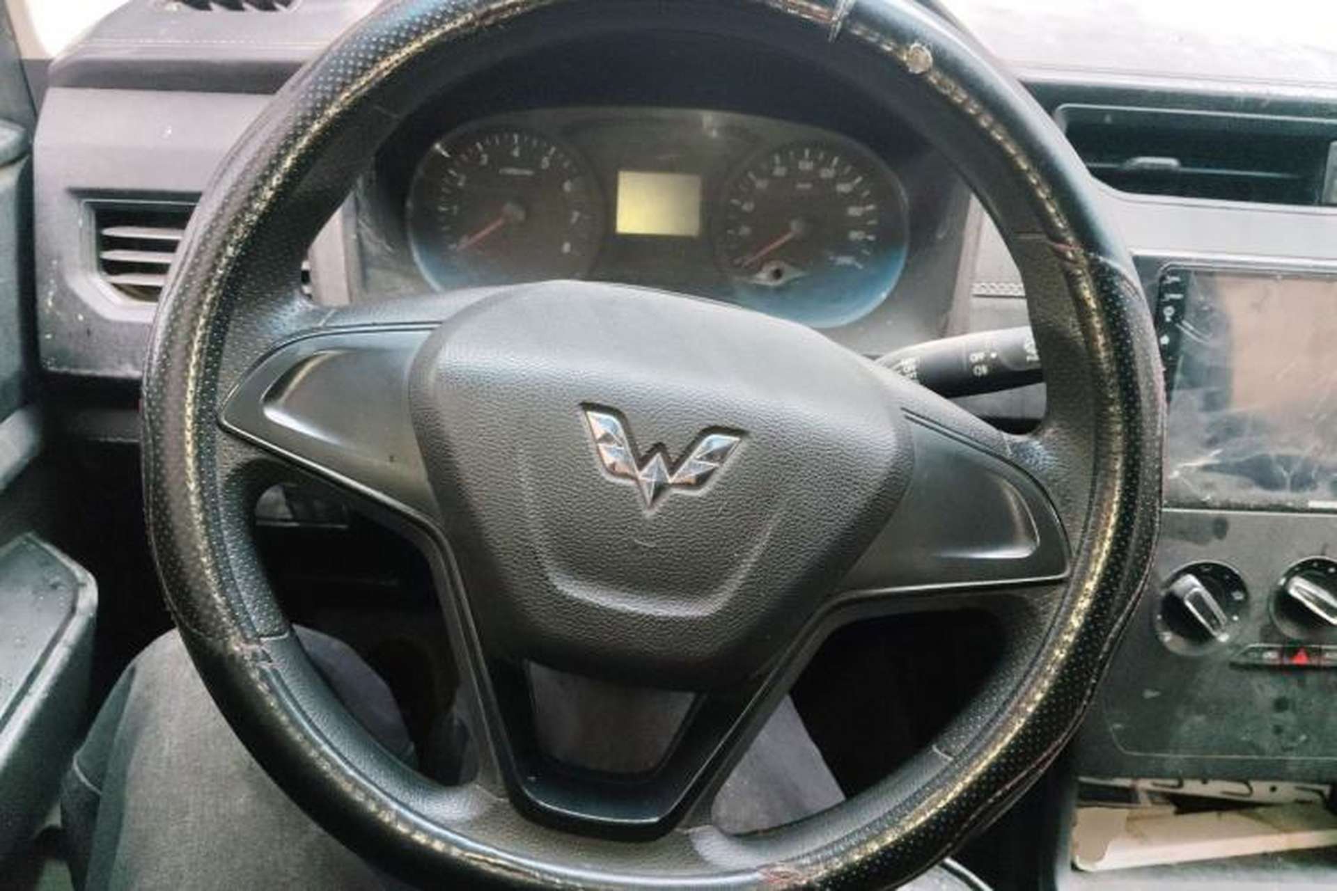 Used Wuling Hongguang PLUS 2019 1.5T Manual Standard Version 7 Seats Steering Wheel