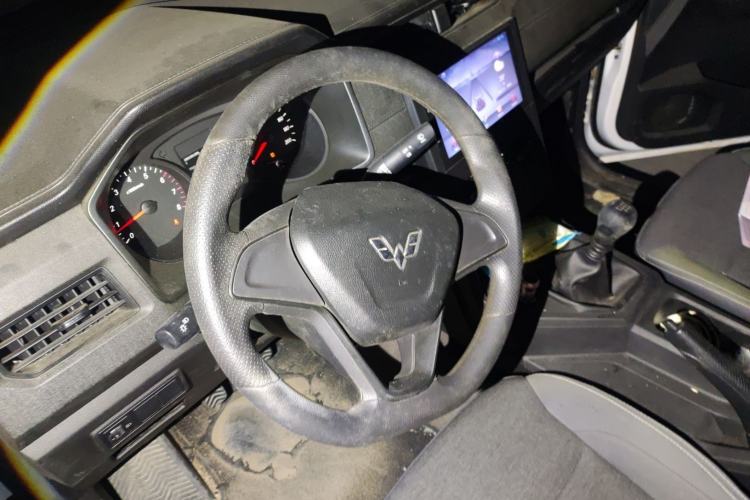Used Wuling Hongguang PLUS 2019 1.5T Manual Standard Version 7 Seats Steering Wheel