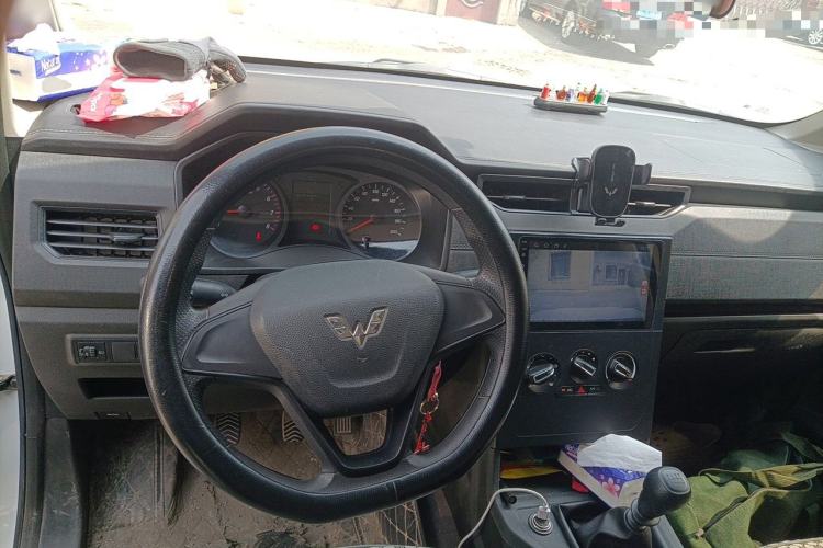 Used Wuling Hongguang PLUS 2019 1.5T Manual Wealthy Version 2 Seats Steering Wheel