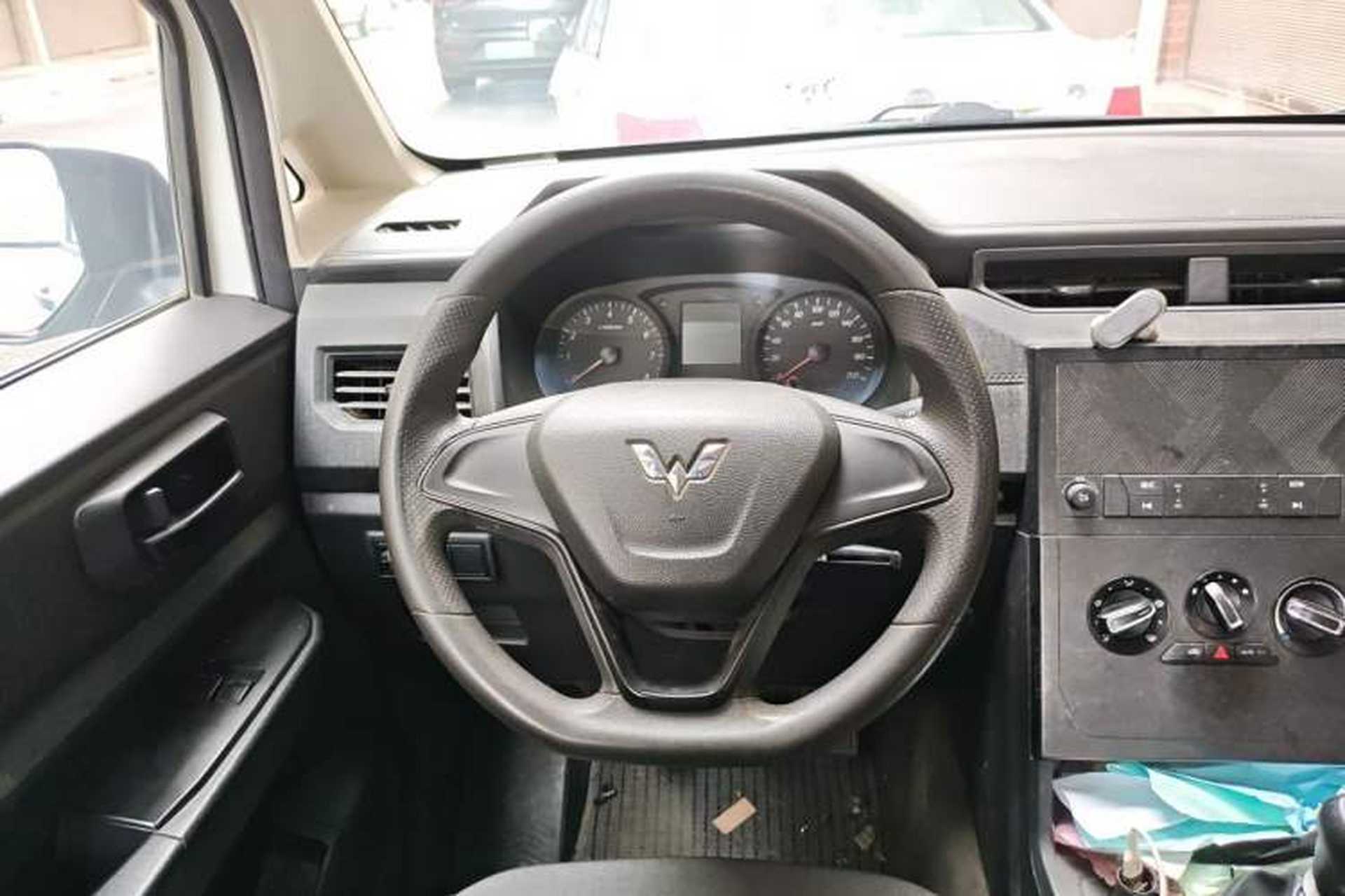 Used Wuling Hongguang PLUS 2019 1.5T Manual Standard Version 7 Seats Steering Wheel