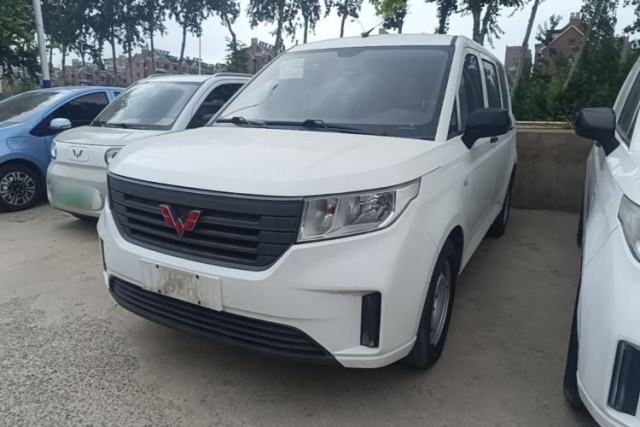 Used Wuling Hongguang PLUS 2019 1.5T Manual Standard Edition 5 Seats