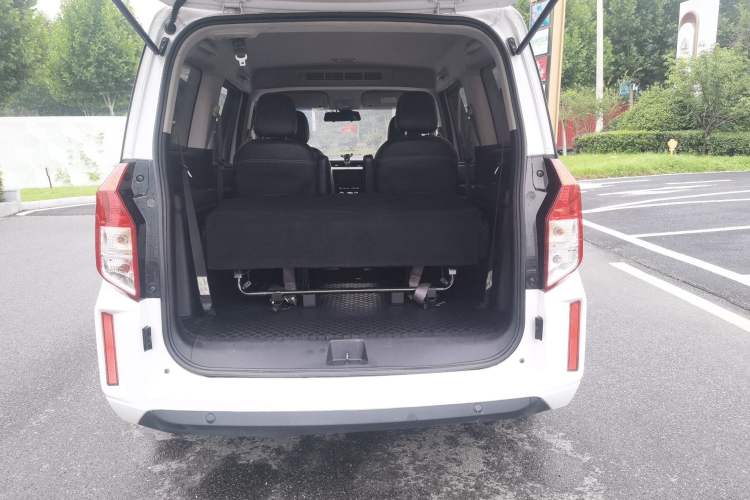 Used Wuling Hongguang PLUS 2019 1.5T Manual Luxury 7-Seater Trunk