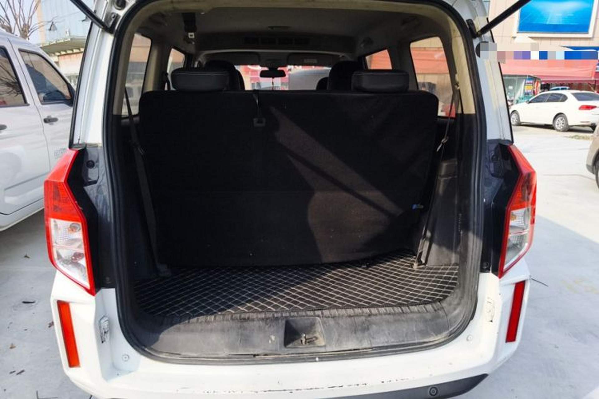 Used Wuling Hongguang PLUS 2019 1.5T Manual Luxury 7-Seater Trunk