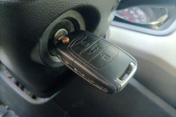 Used Wuling Hongguang PLUS 2019 1.5T Manual Luxury 7-Seater Vehicle Key