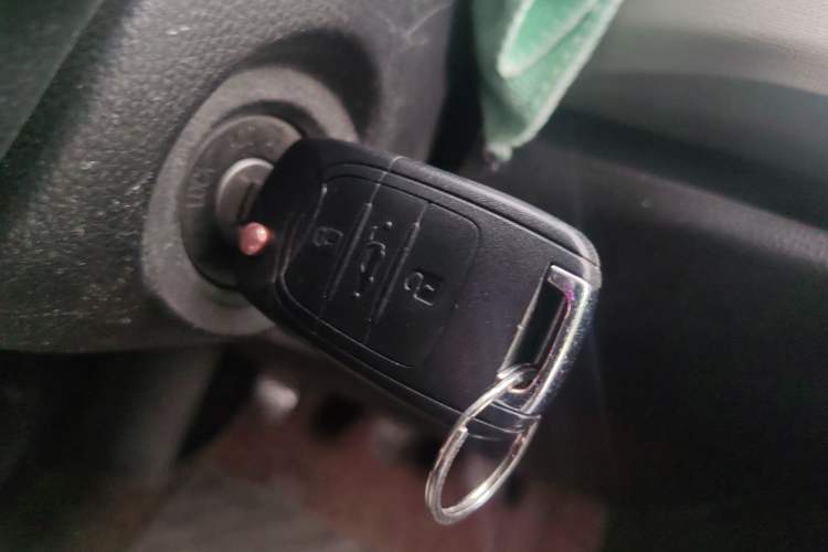 Used Wuling Hongguang PLUS 2019 1.5T Manual Luxury 7-Seater Vehicle Key