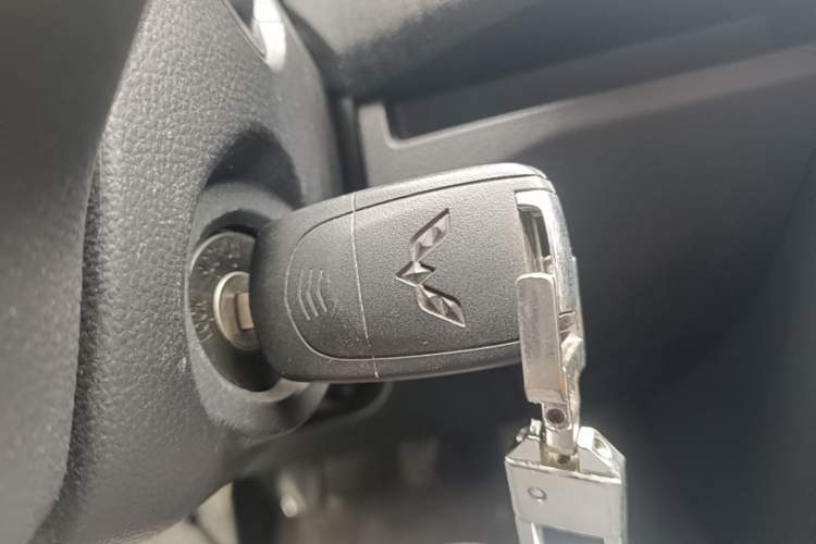 Used Wuling Hongguang PLUS 2019 1.5T Manual Standard Edition 5 Seats Vehicle Key