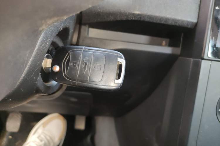 Used Wuling Hongguang PLUS 2019 1.5T Manual Standard Edition 5 Seats Vehicle Key