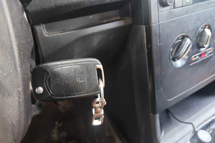 Used Wuling Hongguang PLUS 2019 1.5T Manual Standard Edition 5 Seats Vehicle Key