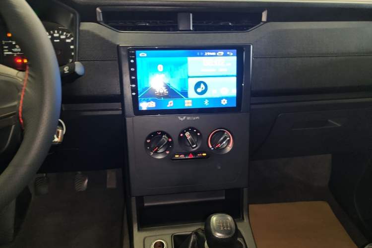 Used Wuling Hongguang PLUS 2020 1.5L Manual Standard Edition 5 Seats Audio And AC Panel